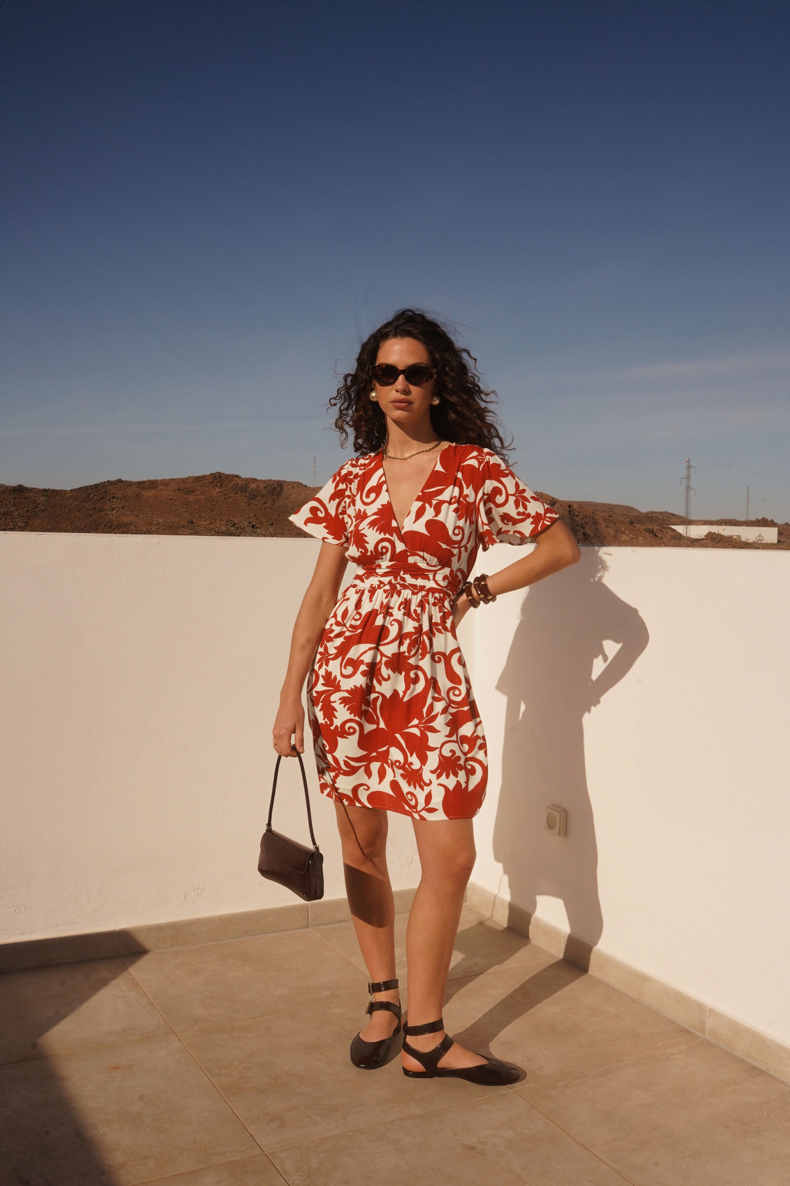 Grossiste In April 1986 - Robe  – Intemporelle et flatteuse, elle met en valeur toutes les silhouettes.