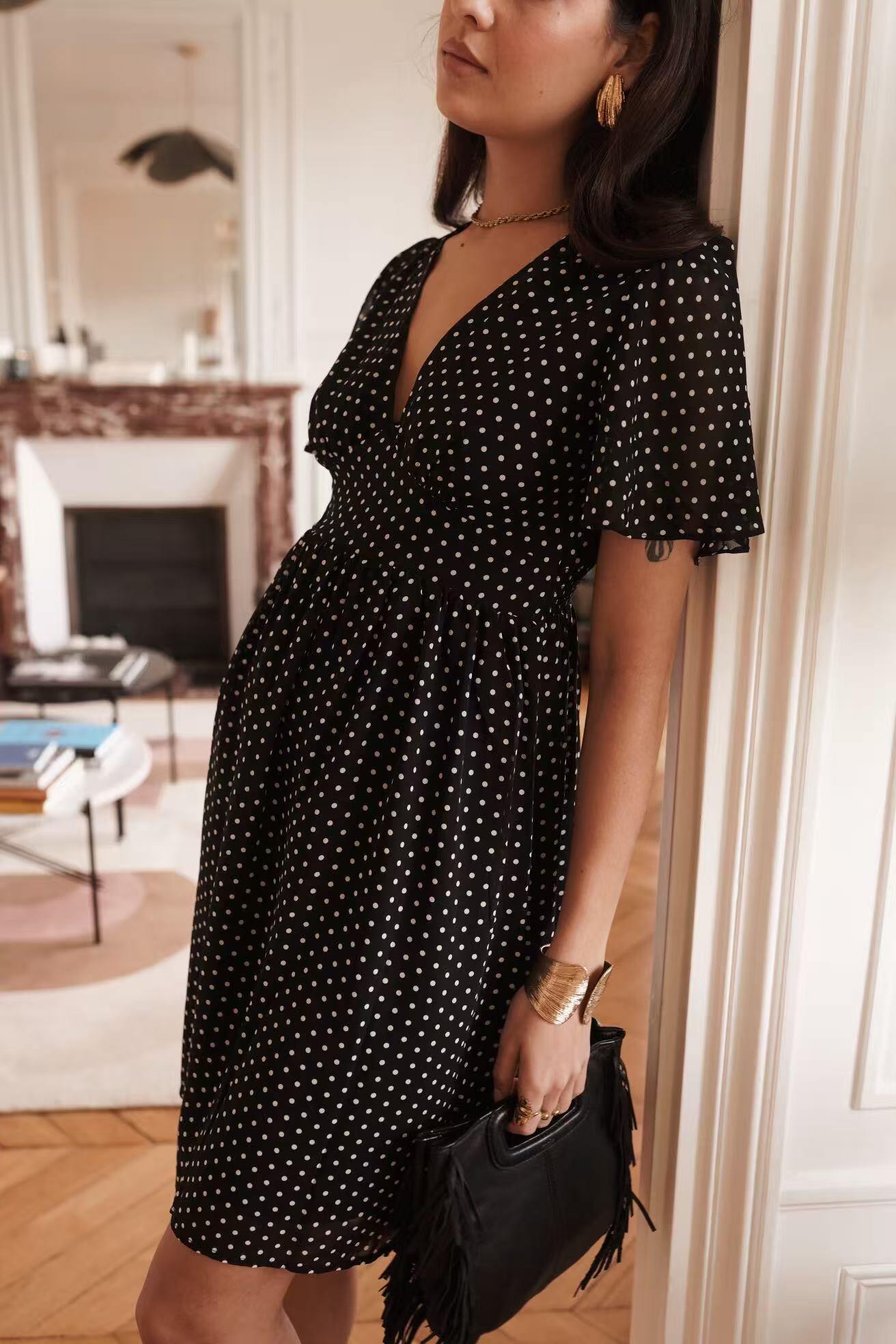 Mayorista In April 1986 - Vestido corto de lunares, una pieza femenina y atemporal perfecta para las colecciones de primavera/verano.