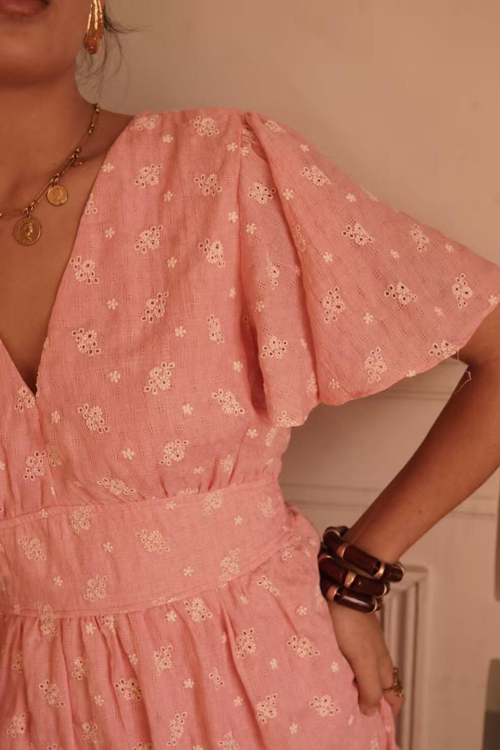 Flowy short dress with pattern  Feminine and summery vibe. | Paris Fashion  Shops