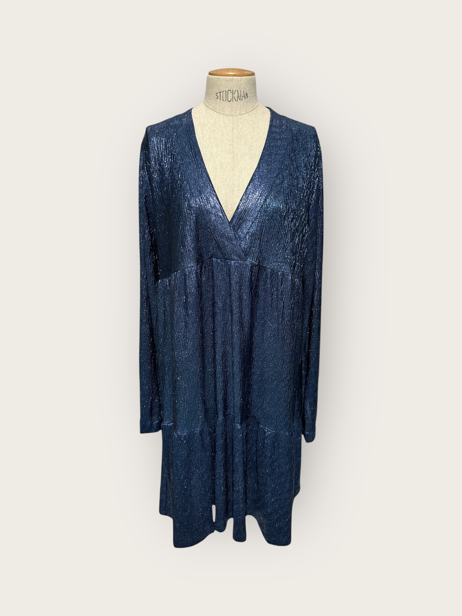 Grossiste In April 1986 - Robe plissée brillante à manches longues et col en V