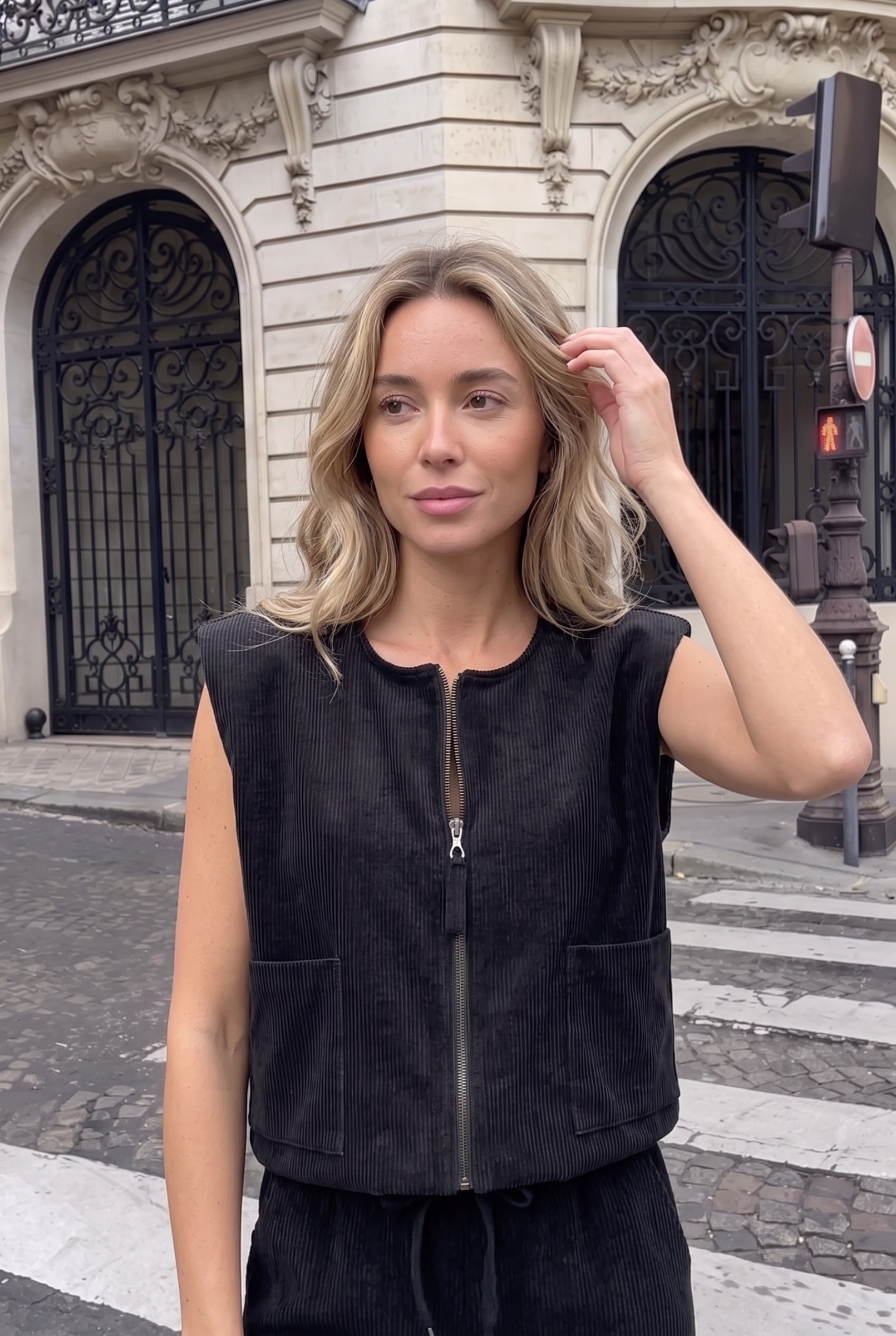 Grossiste INCERTAINES - Gilet Velour Sans Manche Zippé Avec Poche - INCERTAINES