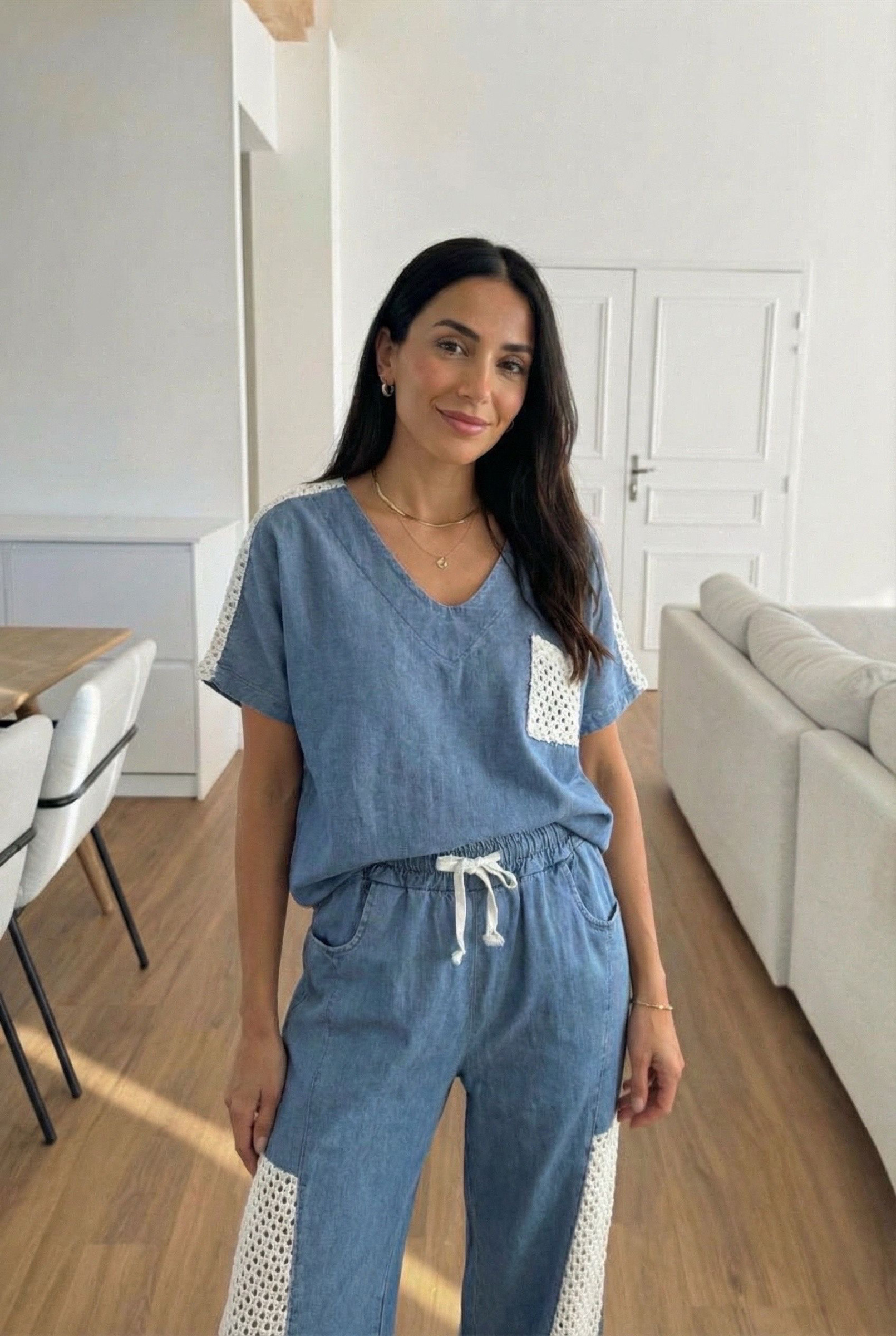 Grossiste INCERTAINES - Pantalon Oversize En Dentelle Porté Avec Le Haut27209 Vendu Séparément