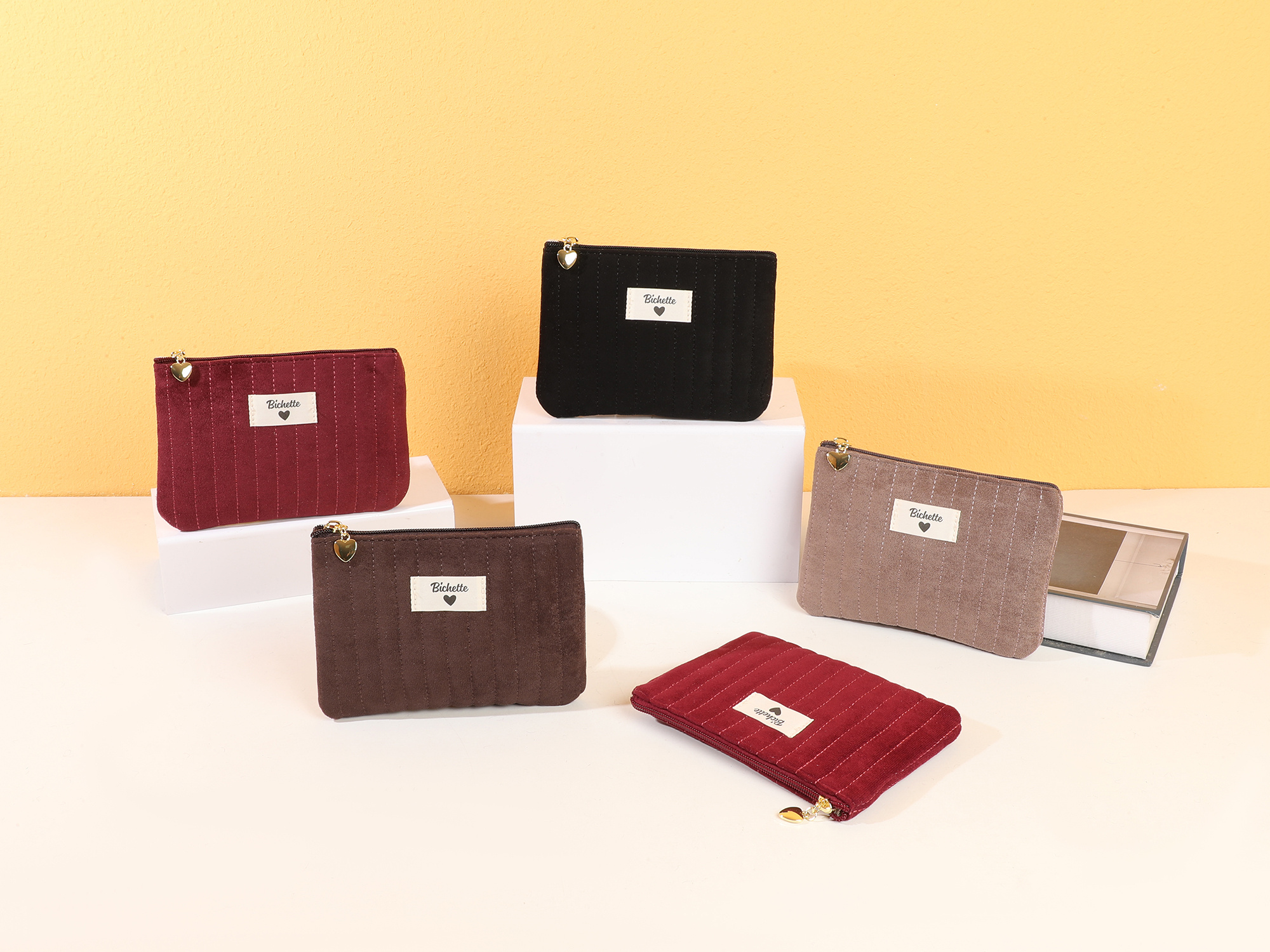 Grossiste Ines Delaure - Trousse, pochette multifonctions - Pochette en faux daim bichette