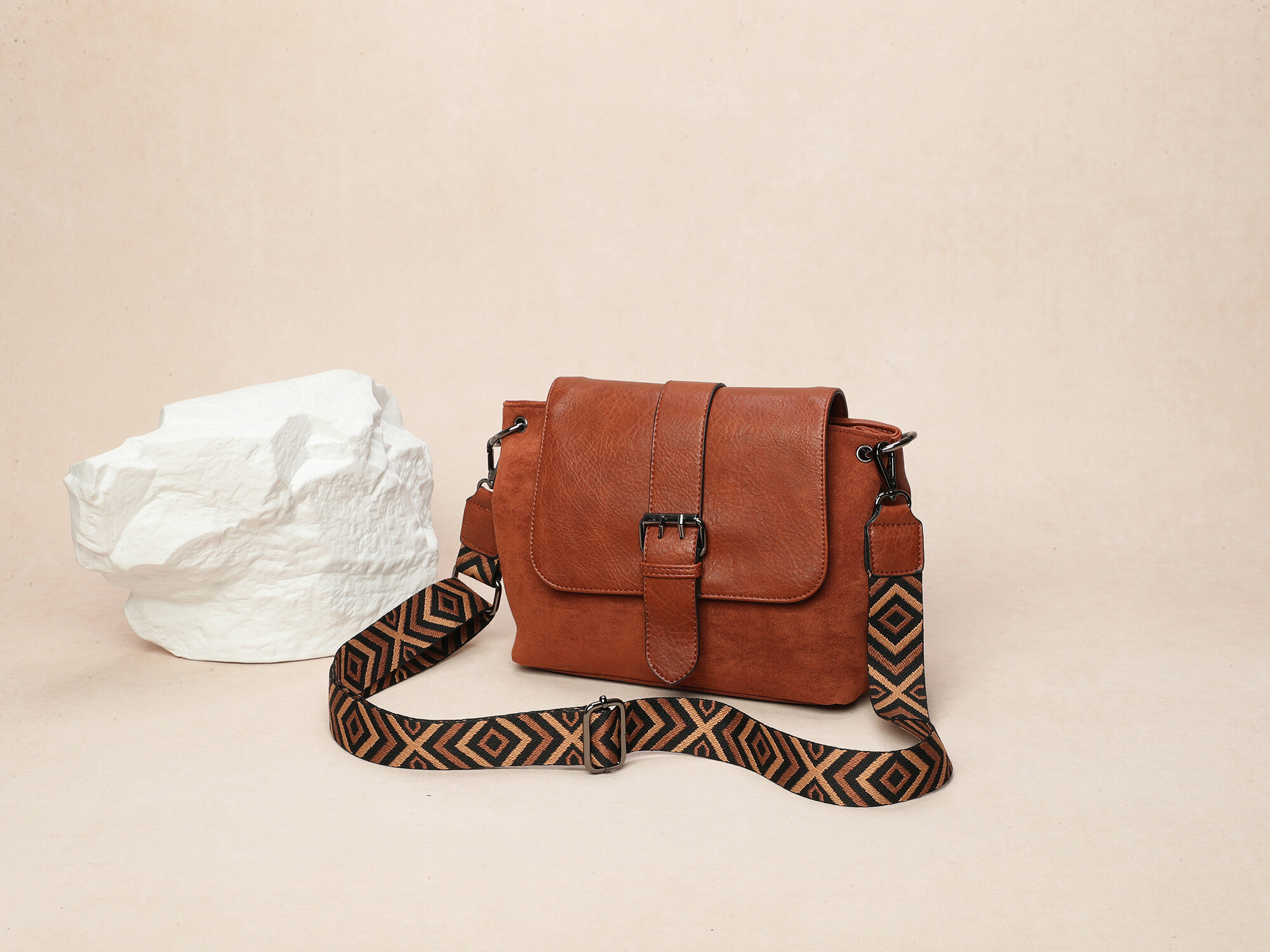 Wholesale Shoulder bags 1000 Brands Available