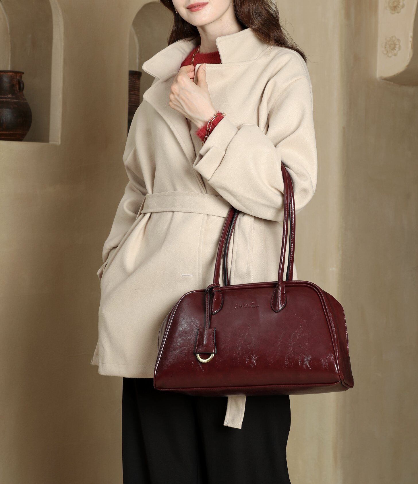 Wholesaler Ines Delaure - Dachshund-shaped shoulder bag