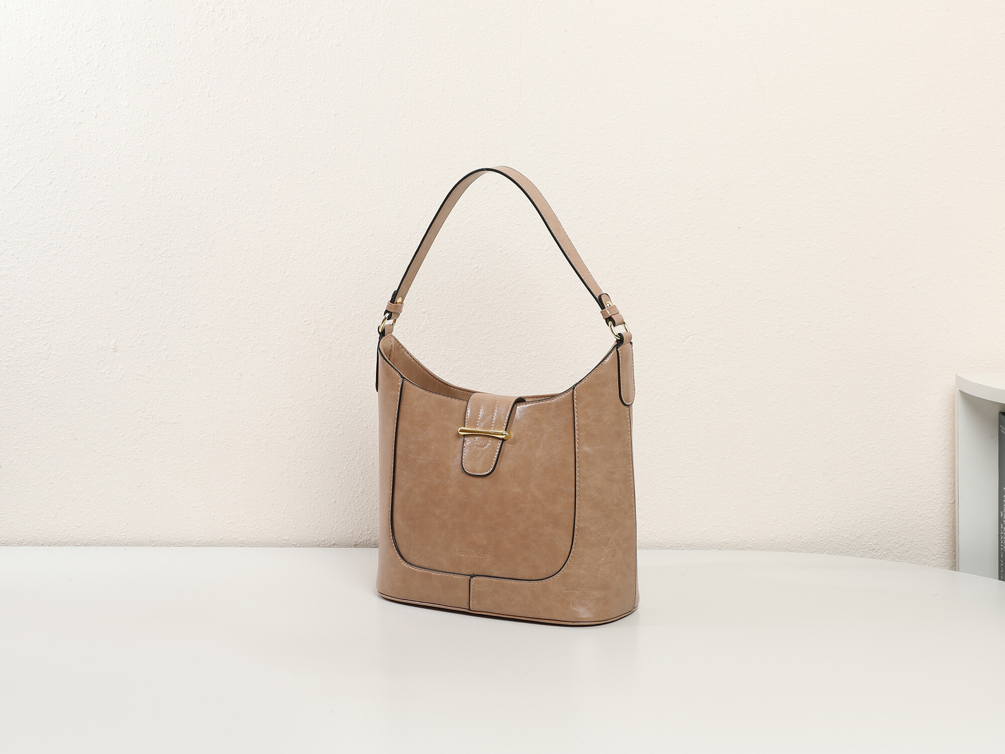Wholesaler Ines Delaure - Shopping bags with a magnetic leg on top
