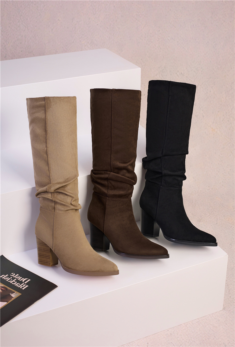 Großhändler Inia. - Faltenstiefel aus Wildlederimitat