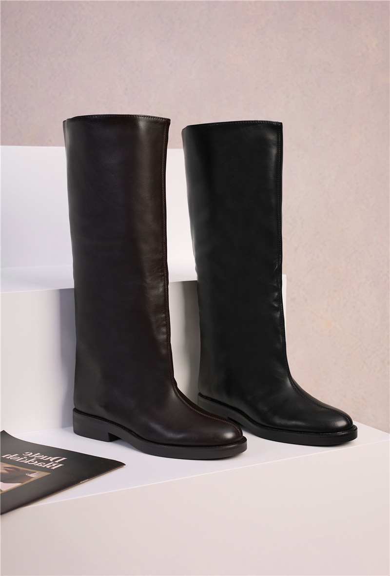 Grossista Inia. - Stivali bassi in similpelle con gambale largo