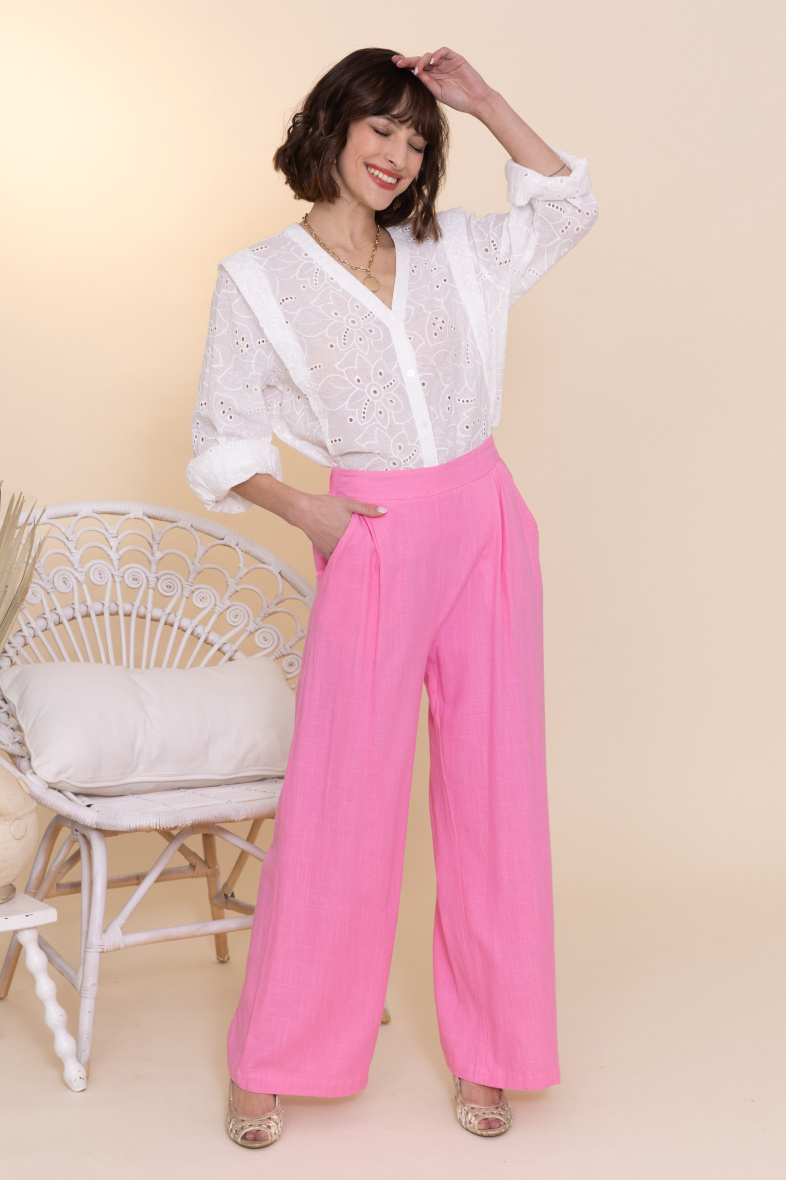 Wholesaler Inspiration Studio - English embroidery blouse with ruffles.