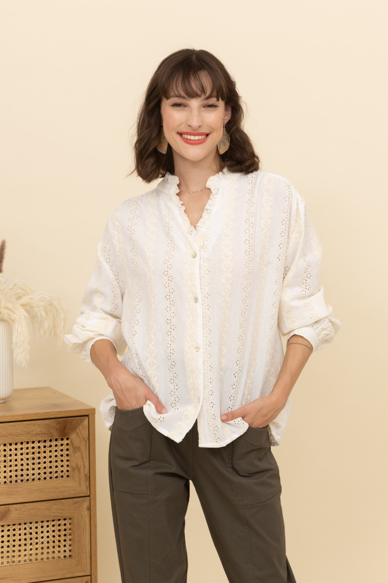 Mayorista Inspiration Studio - Camisa a rayas azules y blancas.