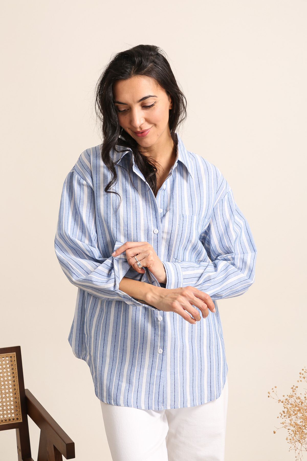 Wholesaler Inspiration Studio - Oversized cotton shirt.