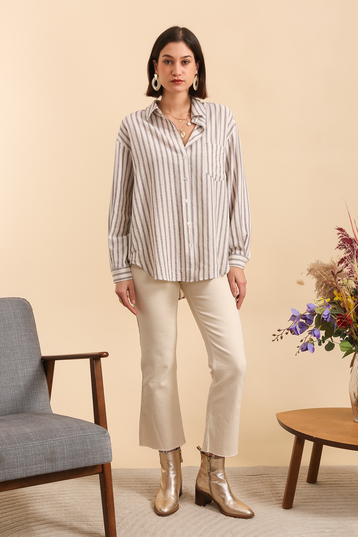 Wholesaler Inspiration Studio - Oversized striped cotton shirt.