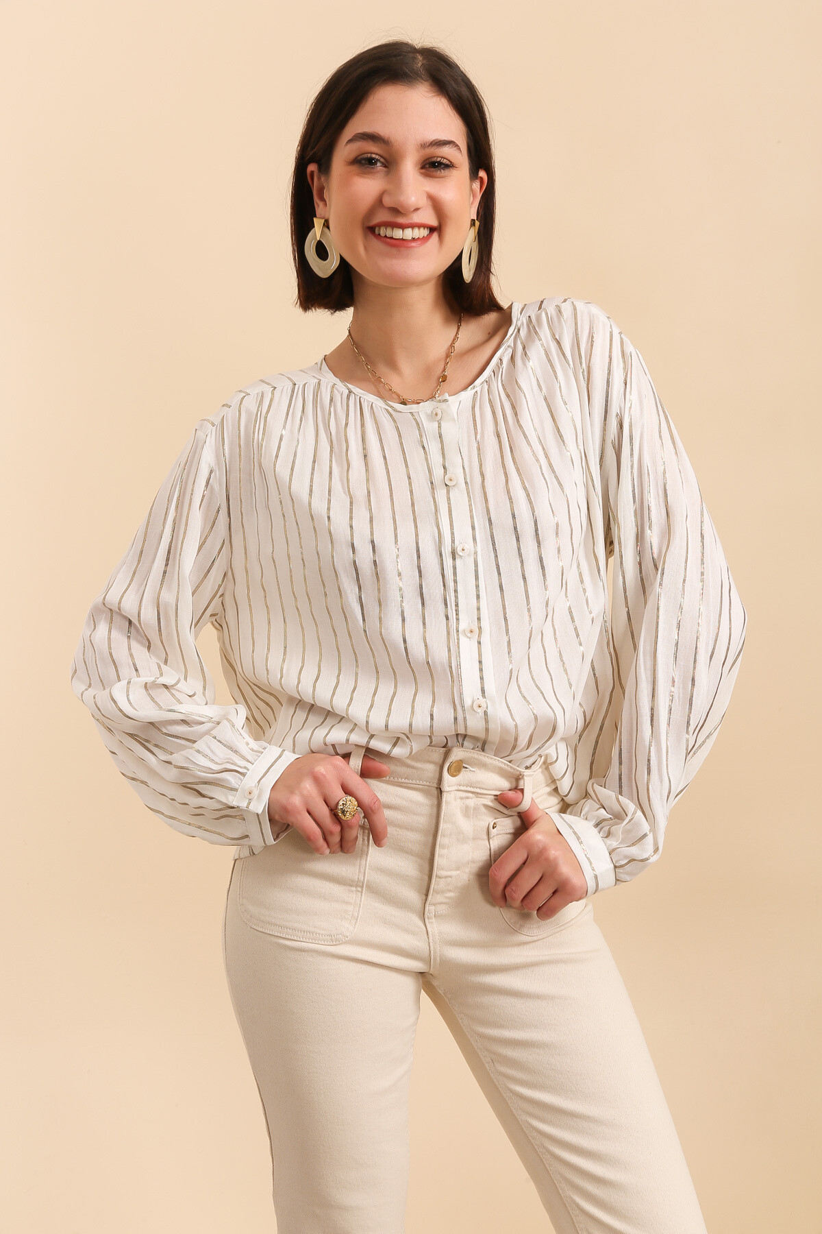 Wholesaler Inspiration Studio - Flowing cotton shirt with gold stripes.