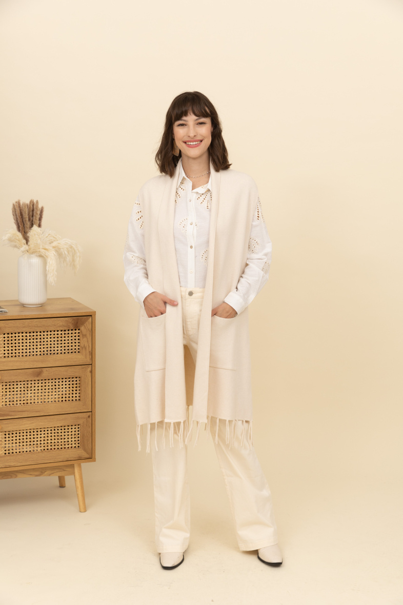 Wholesaler Inspiration Studio - Long viscose fringed vest with pockets.