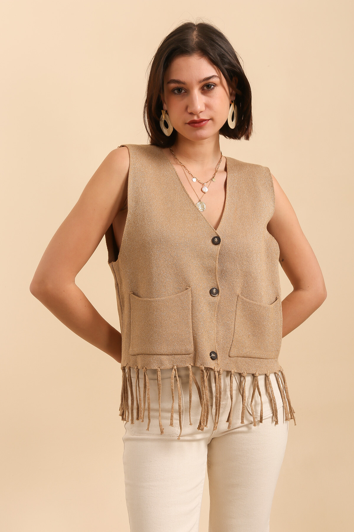 Wholesaler Inspiration Studio - Sleeveless Vest with Fringes - Chic and Shiny Bohemian Style