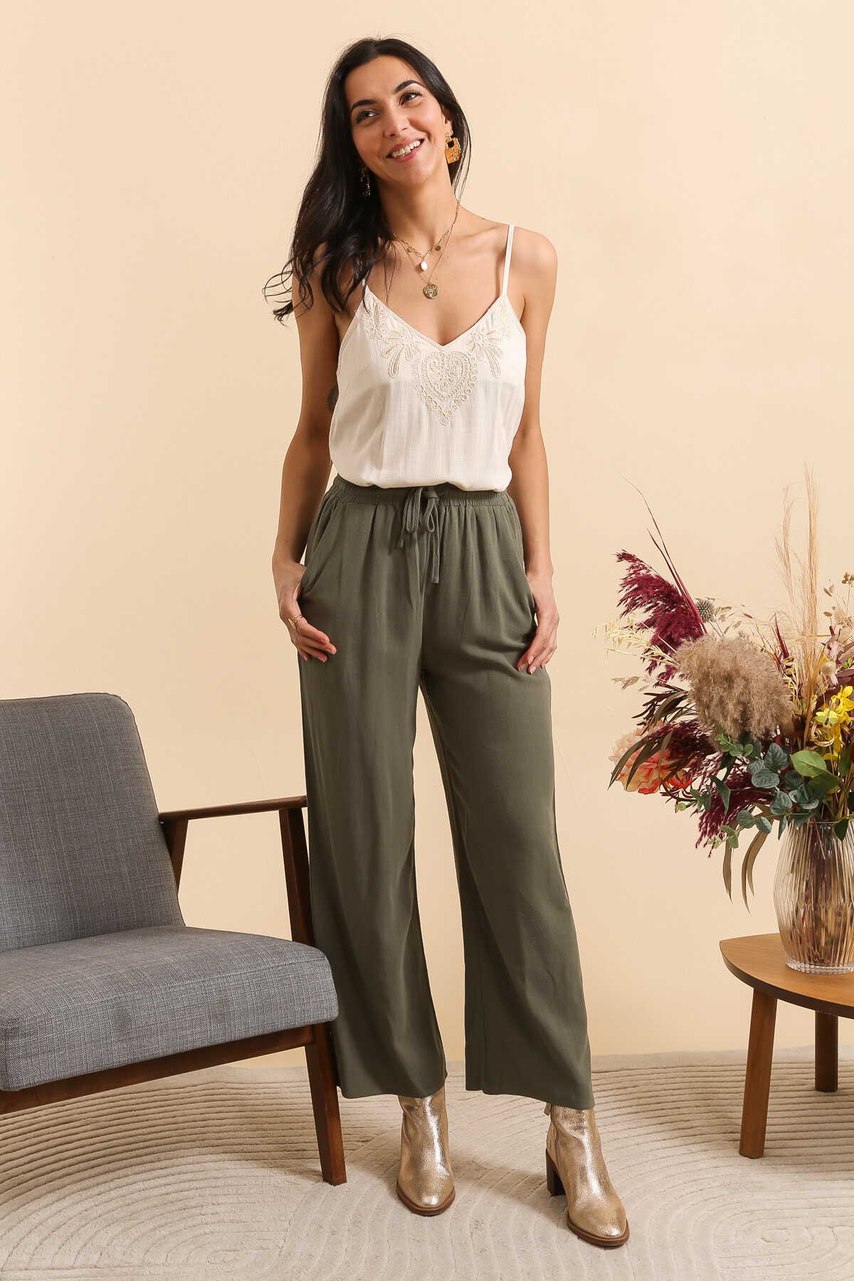 Mayorista Inspiration Studio - Pantalón fluido de corte ancho en Lino y Viscosa.