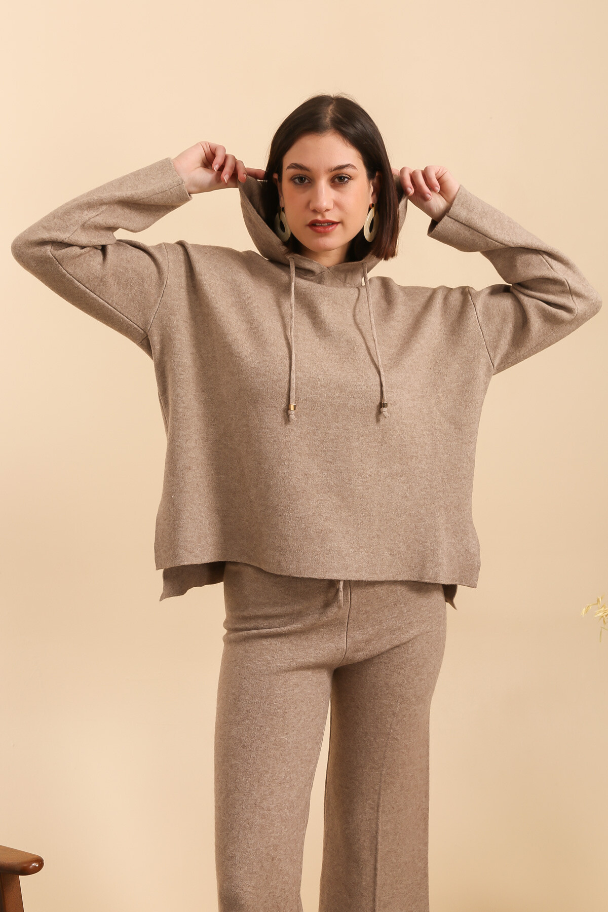 Wholesaler Inspiration Studio - Oversized Hooded Sweatshirt - Comfort and Elegance