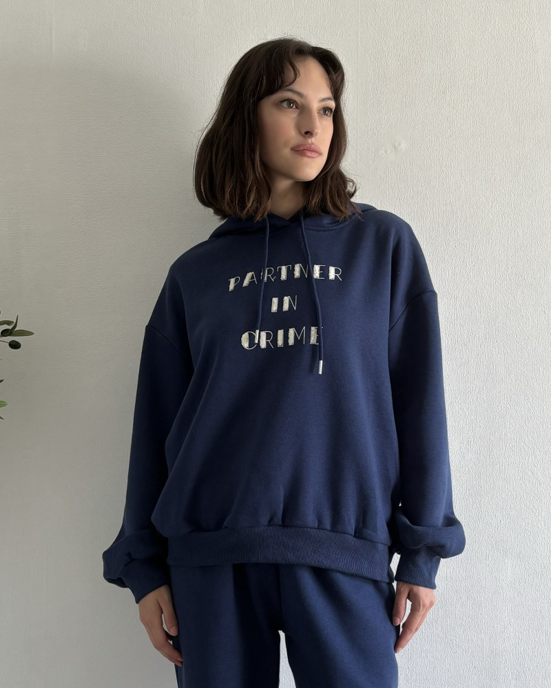 Mayorista Inspiration Studio - Sudadera con capucha "Socio en el crimen".