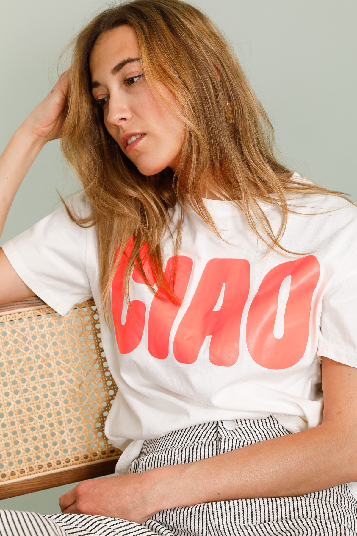 Grossista Inspiration Studio - T-shirt in cotone stampato "ciao"
