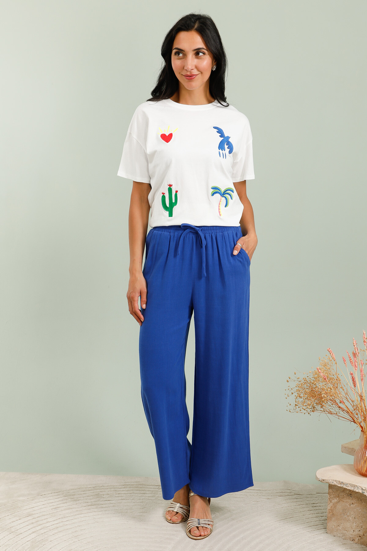 Großhändler Inspiration Studio - Besticktes Baumwoll-T-Shirt - Bunte tropische Muster