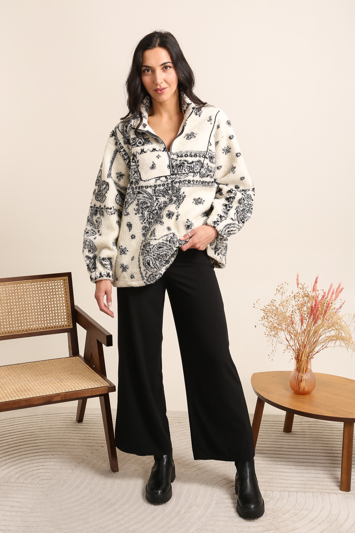 Wholesaler Inspiration Studio - Fleece jacket with pattern and trucker collar.