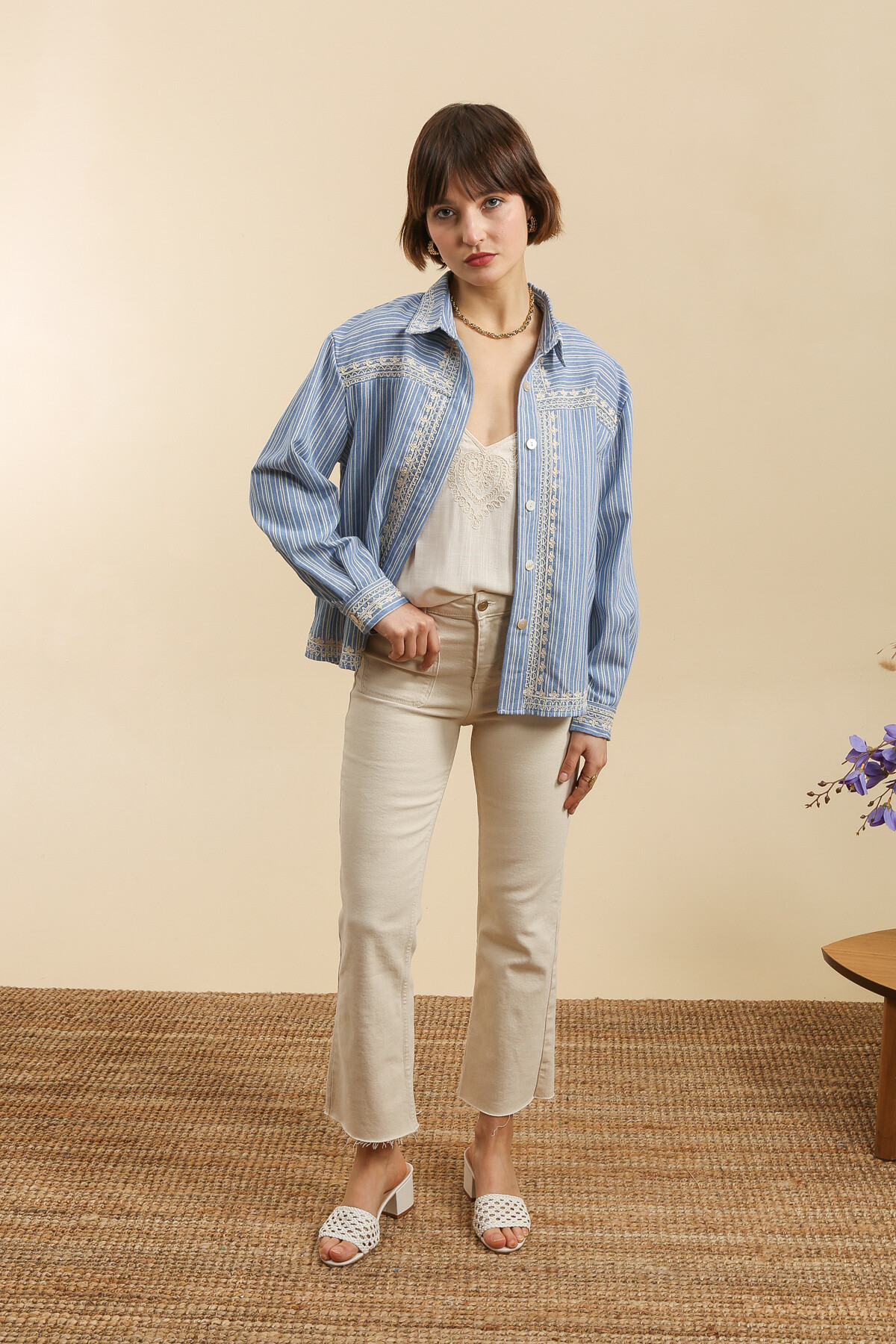 Wholesaler Inspiration Studio - Cotton embroidered jacket ? - artisanal elegance and timeless charm.
