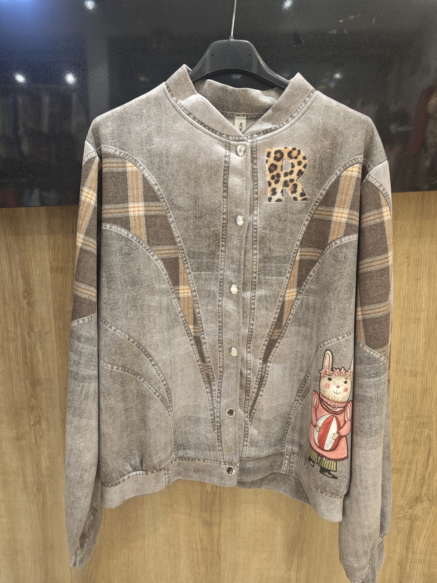 Großhändler INSTA GIRL 1 - Kurze Damenjacke mit Print