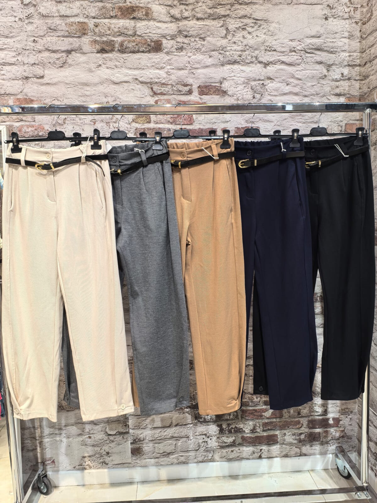 Wholesaler INSTA GIRL 1 - Belted pants