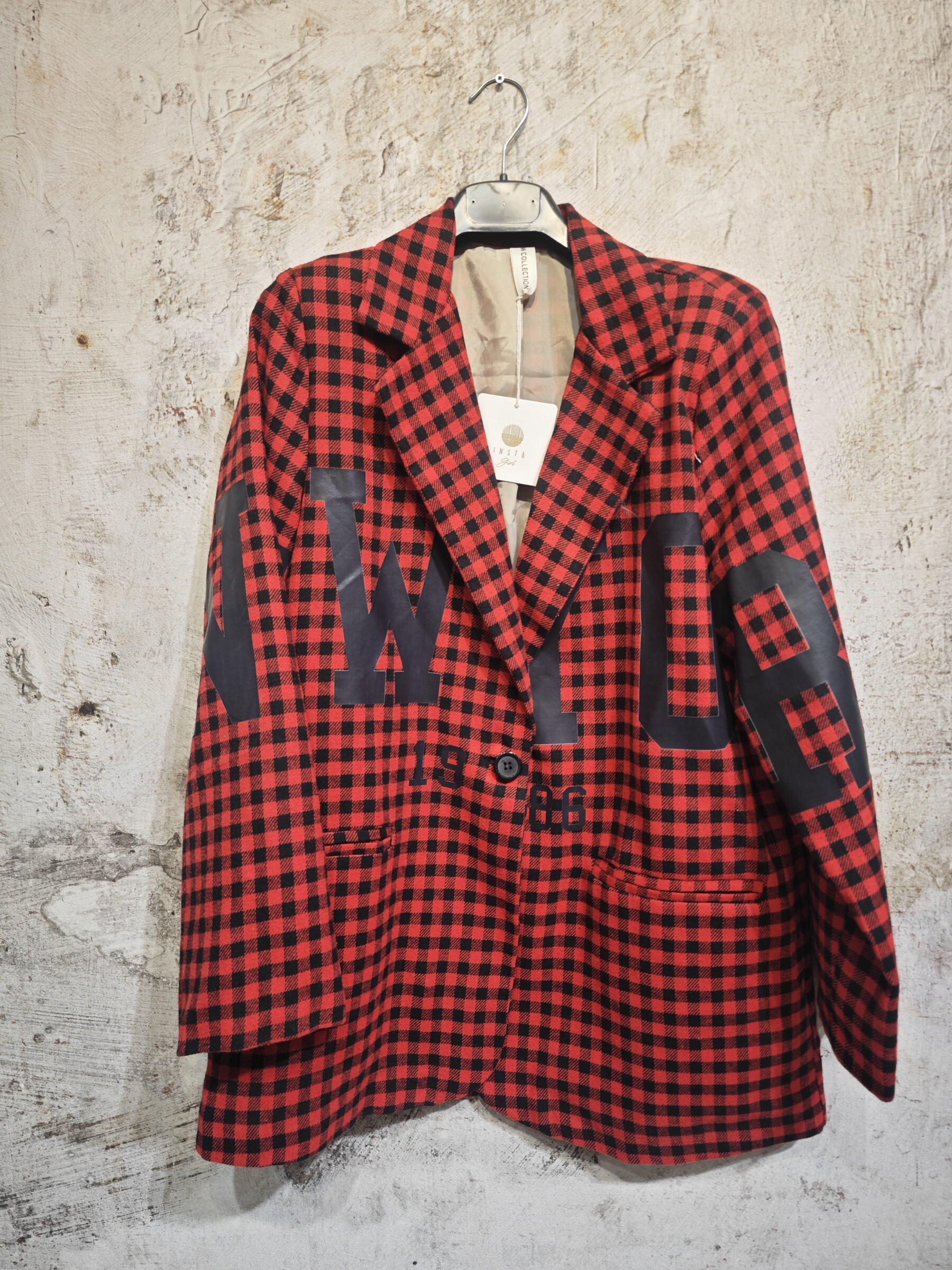 Wholesaler INSTA GIRL 1 - Elegant blazer checkered with "Cherries"