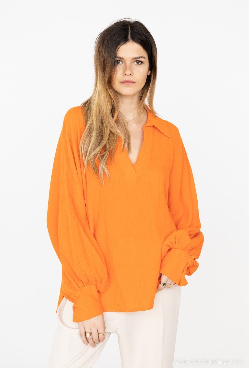 Wholesaler INSTA GIRL OUTLET - V-neck cotton blouse