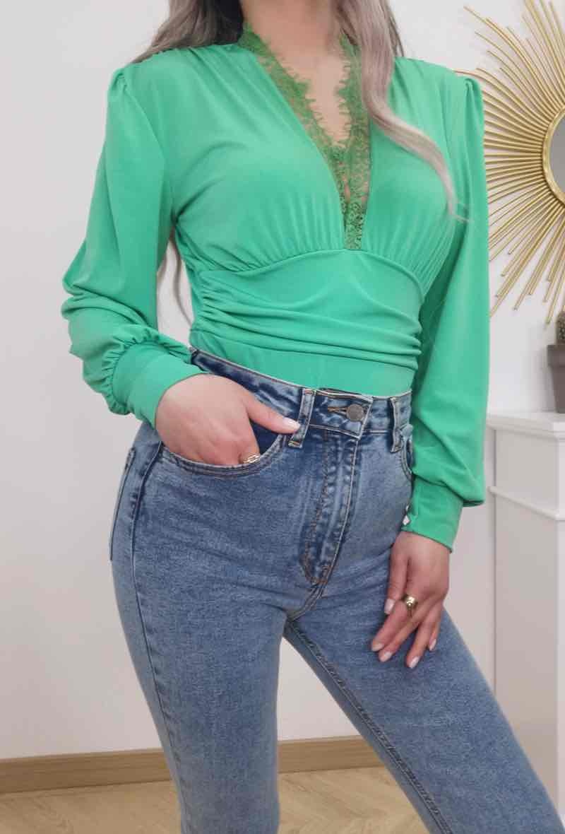 Wholesaler INSTA GIRL OUTLET - Lace bodysuit with a V-neck