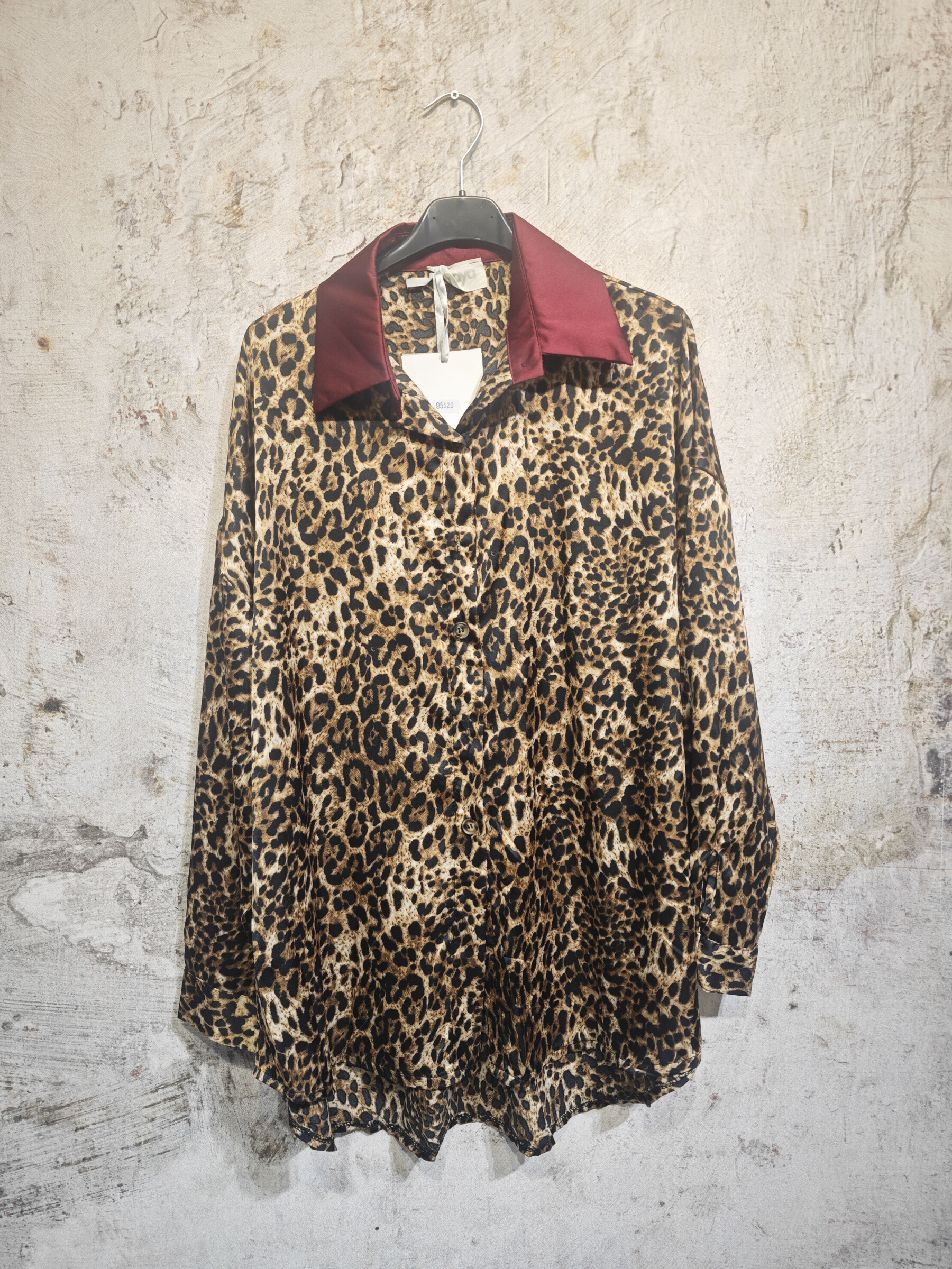 Wholesaler INSTA GIRL 1 - Animal print shirt