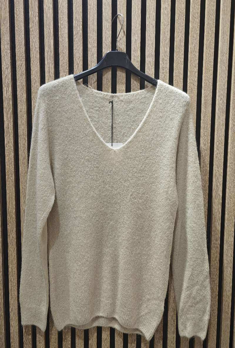 Wholesaler INSTA GIRL 1 - Baby alpaca v-neck sweater