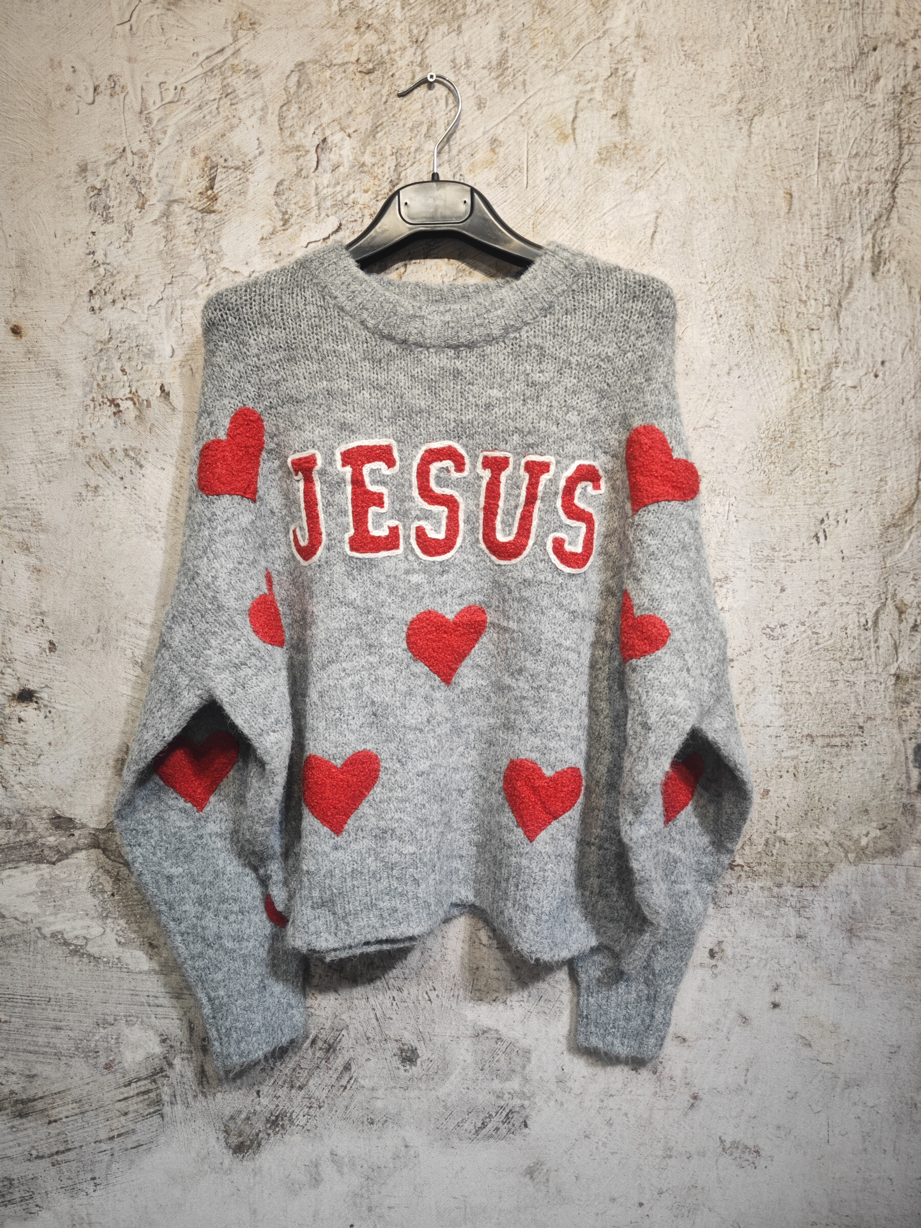 Wholesaler INSTA GIRL 1 - Sweater with red heart pattern