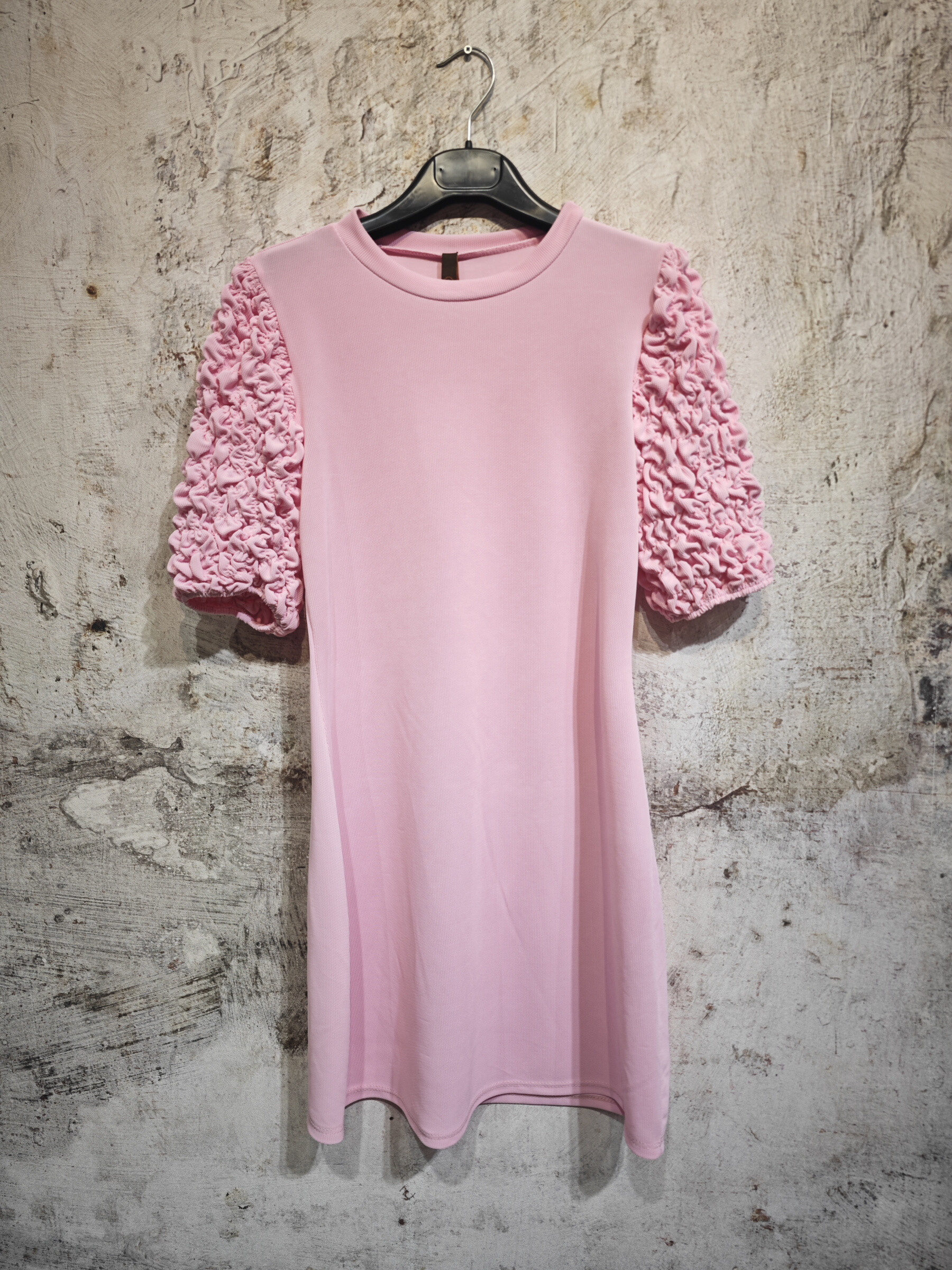 Wholesaler INSTA GIRL 1 - Short dress with puffy sleeves