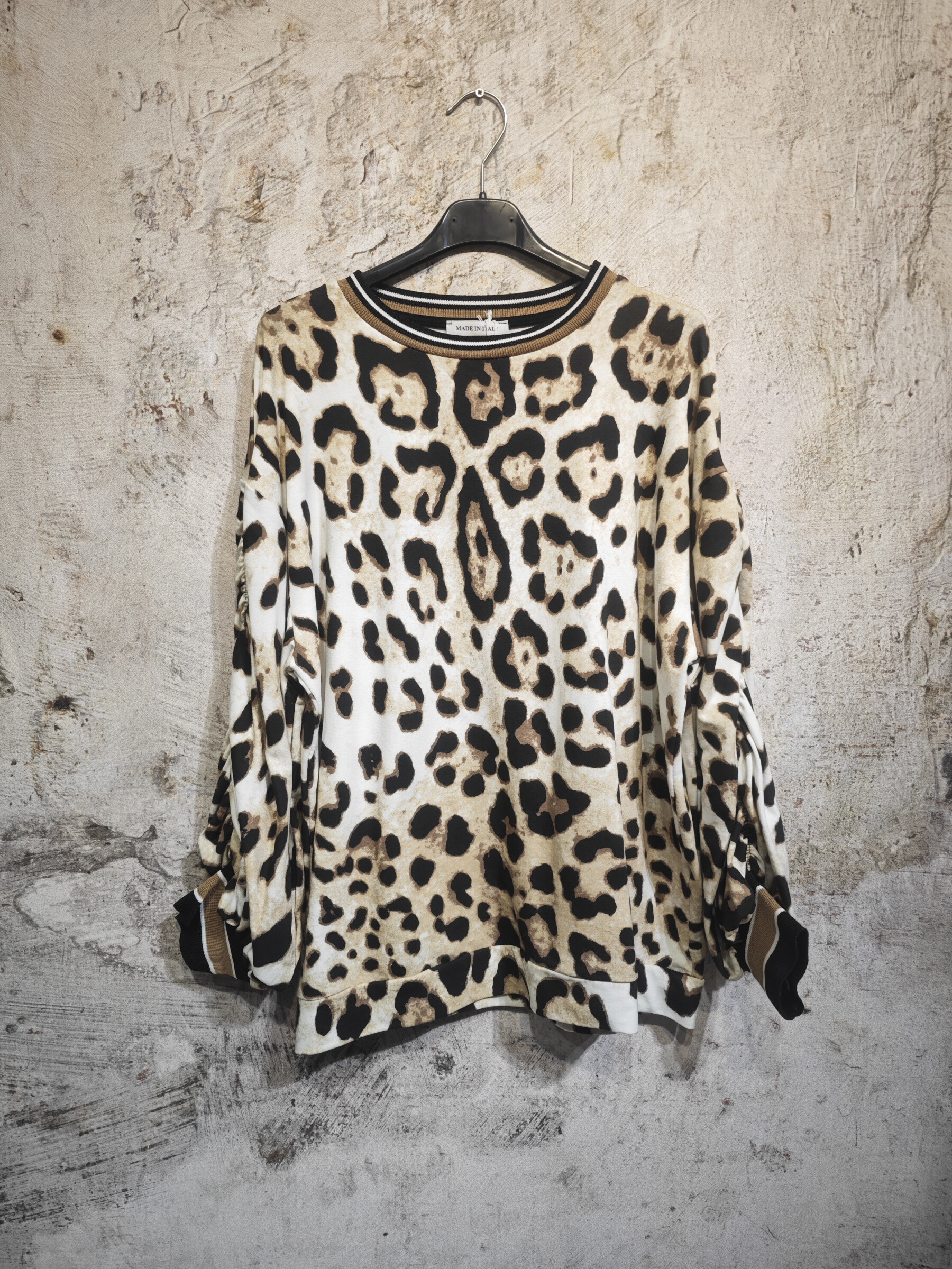 Wholesaler INSTA GIRL 1 - Leopard print sweatshirt