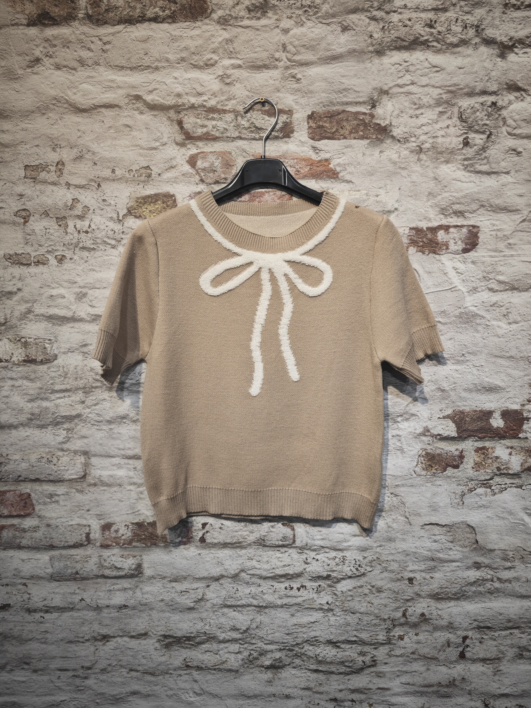 Wholesaler INSTA GIRL 1 - Short edged knit sweater