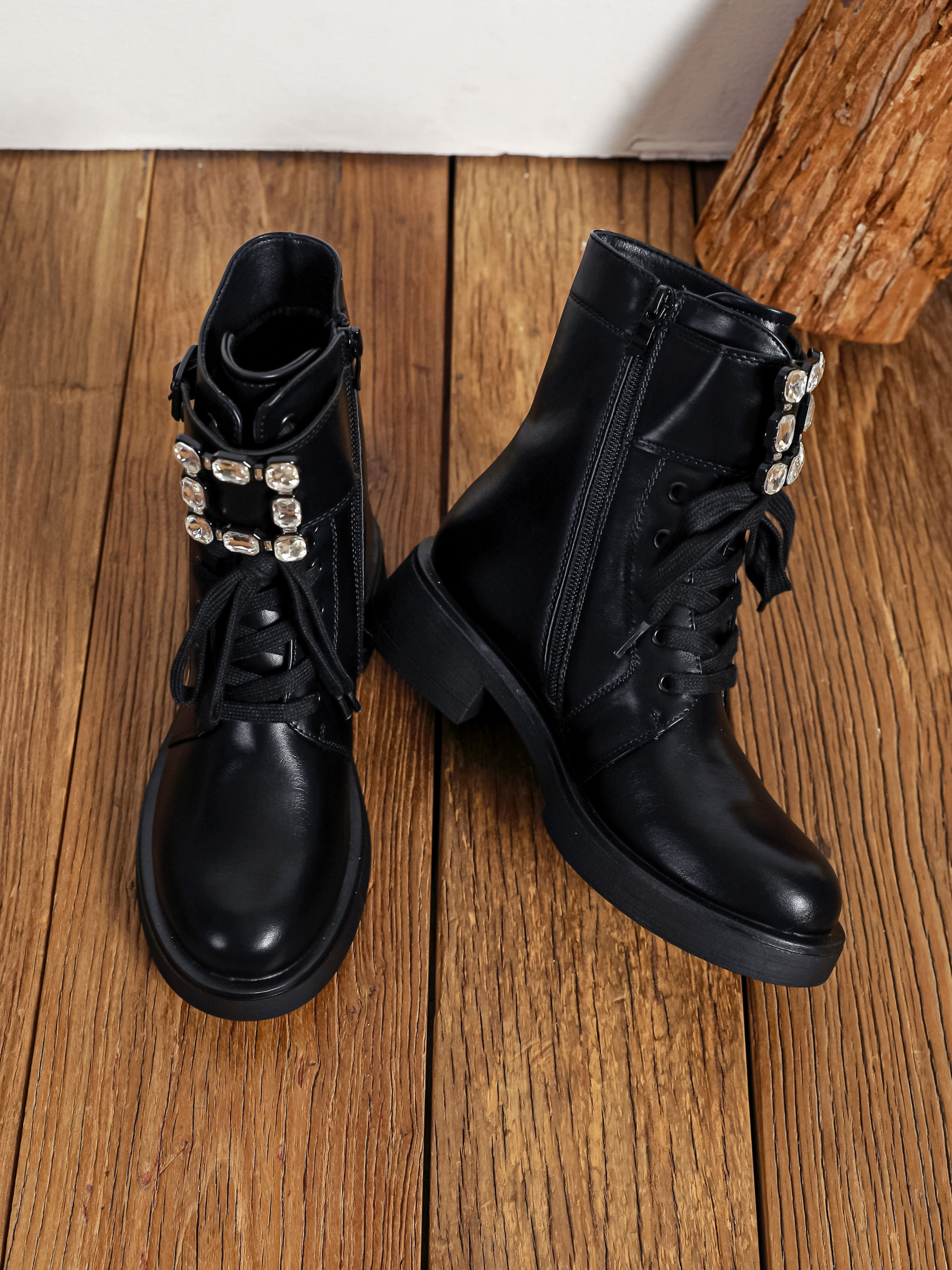Wholesaler ISABAC - MARGHERITA ANKLE BOOT WITH JEWEL BUCKLE