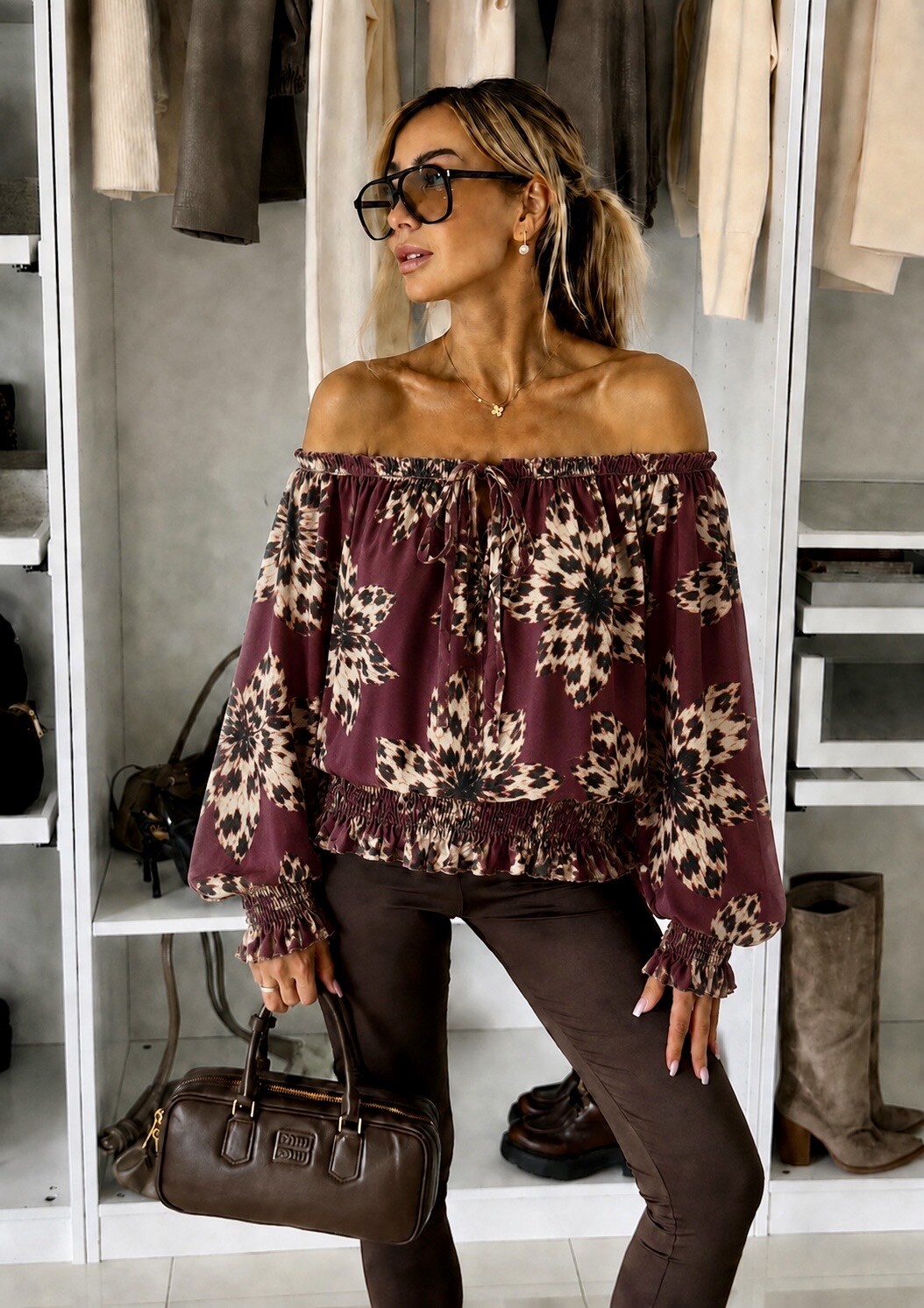 Grossista ISSYMA - Blusa stampata con spalle scoperte e fodera in viscosa