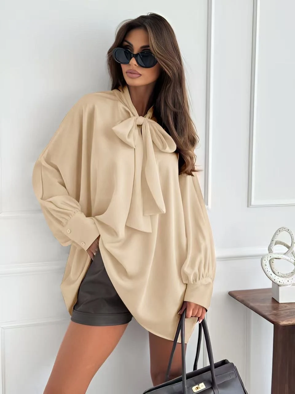 Blouse satin col lavallière