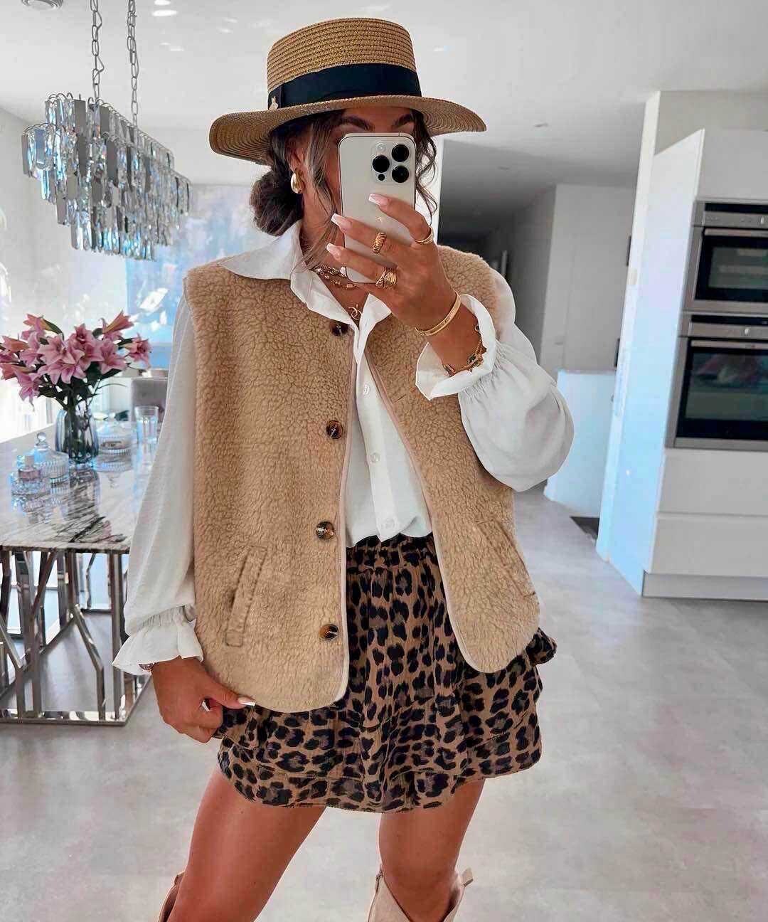 Grossiste ISSYMA - Gilet Teddy  sans manches  avec poches et boutons