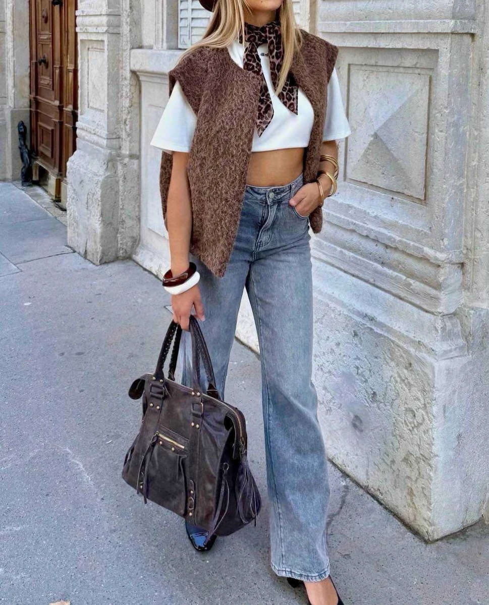 Grossiste ISSYMA - Gilet sans manches effet bouclette – Coupe droite ouverte