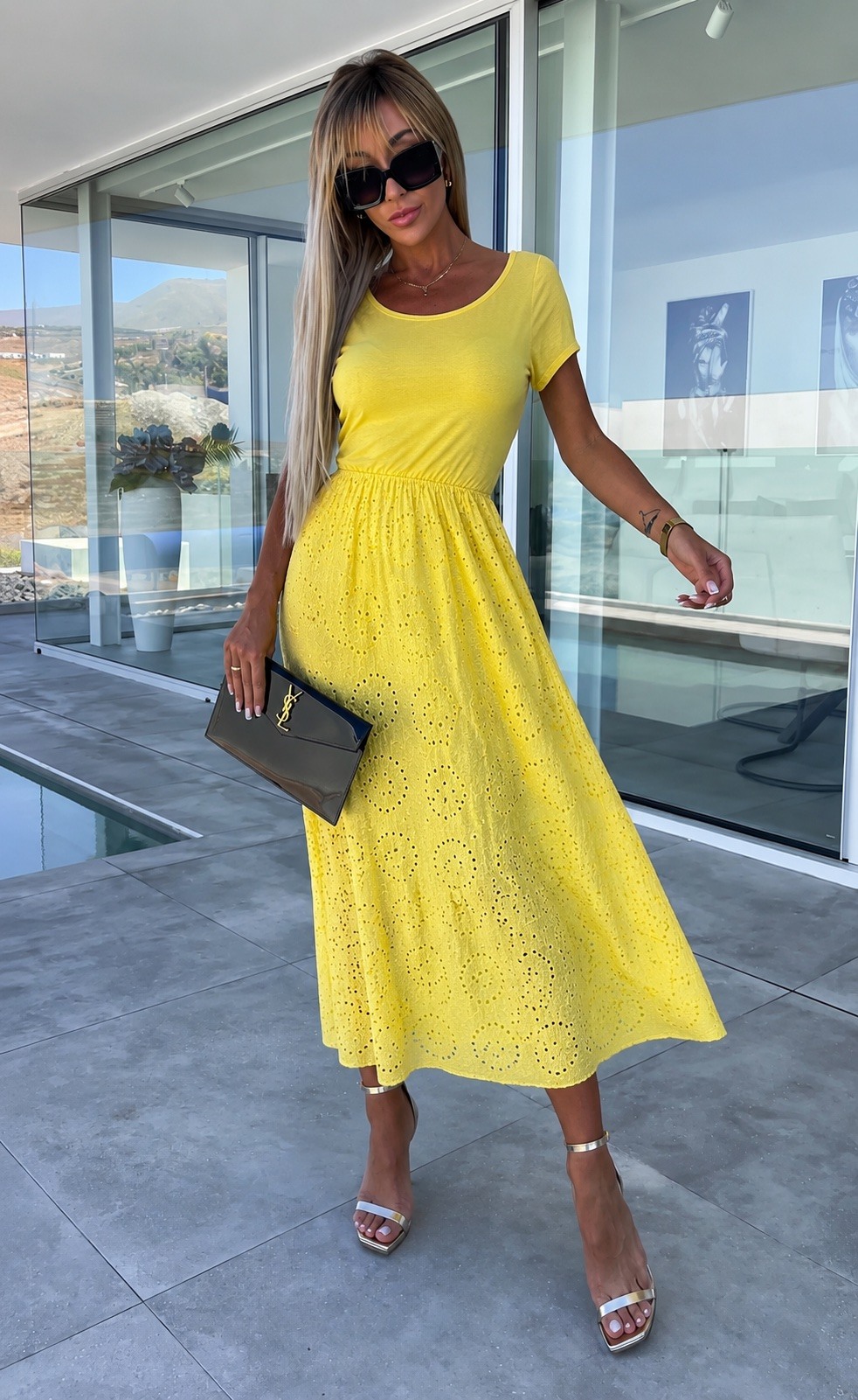 Großhändler ISSYMA - Langes Kleid mit gestickten Details – elastische Taille und elegante kurze Ärmel