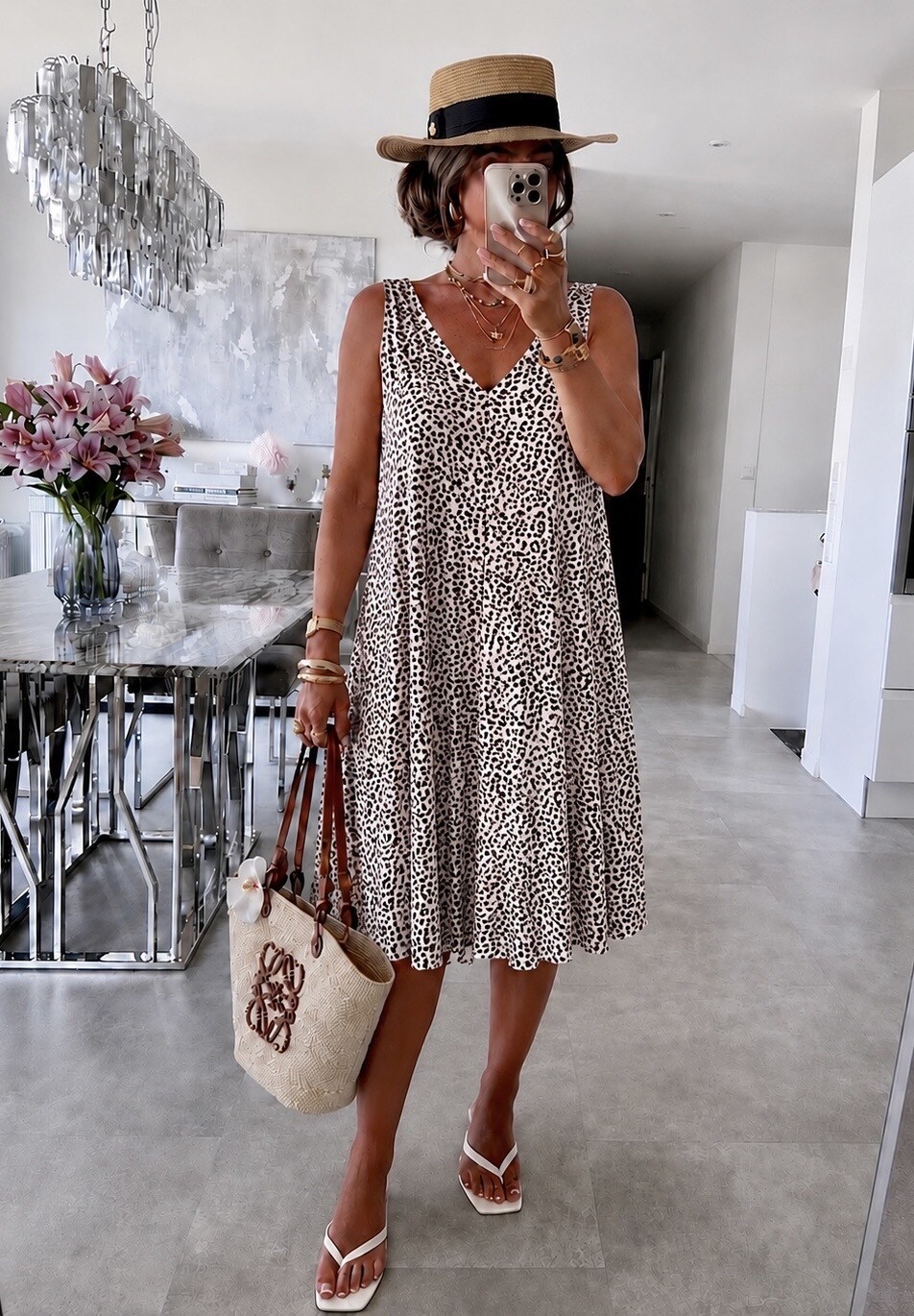 Mayorista ISSYMA - Vestido fluido con cuello en V y estampado de leopardo