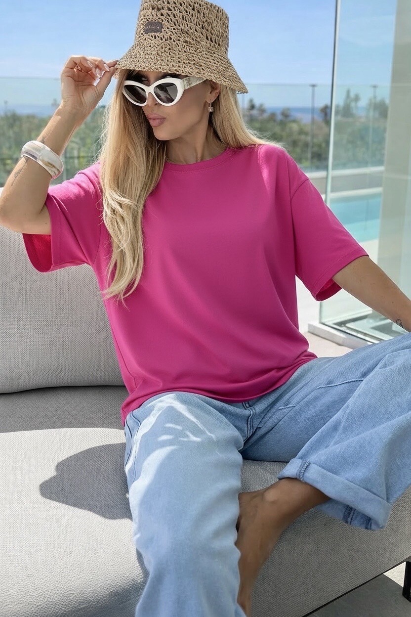 Grossista ISSYMA - T-shirt oversize alla moda: comfort premium e stile casual chic