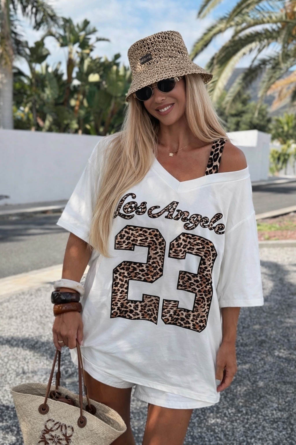 Grossista ISSYMA - T-shirt oversize leopardata di Los Angeles 23 – Top alla moda con scollo a V