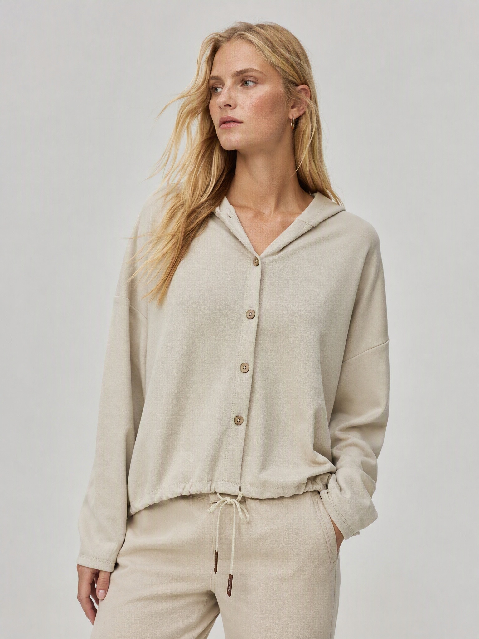 Wholesaler IT FASHION MODA - Women's sweatshirt closed with buttons