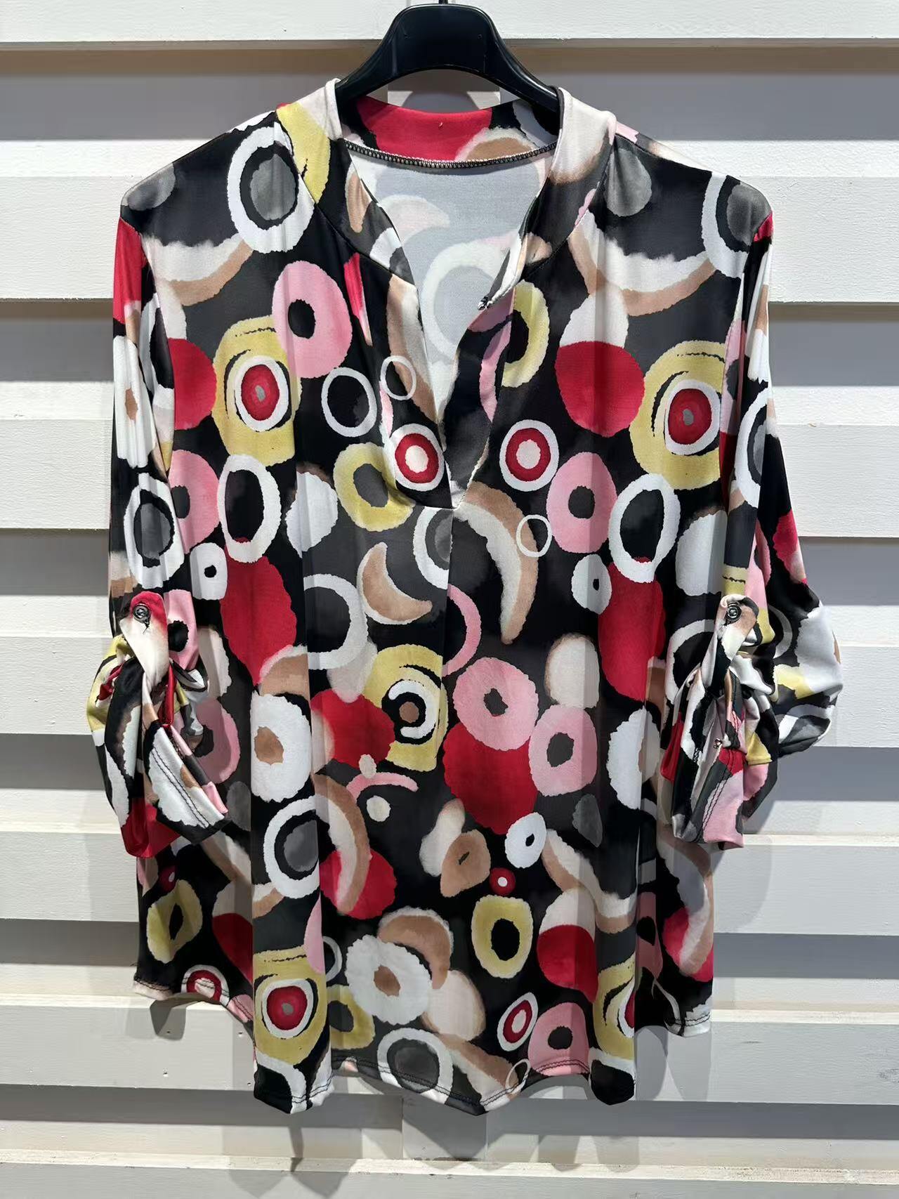 Grossiste Italian Style - Blusa fluida con stampa e maniche regolabili con bottone