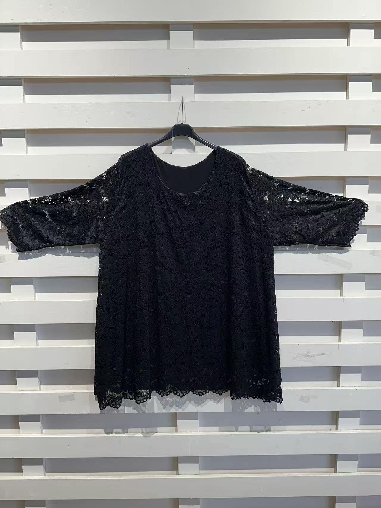 Grossiste Italian Style - Blouse en Dentelle Florale avec Doublure Intérieure et Coupe Confortable