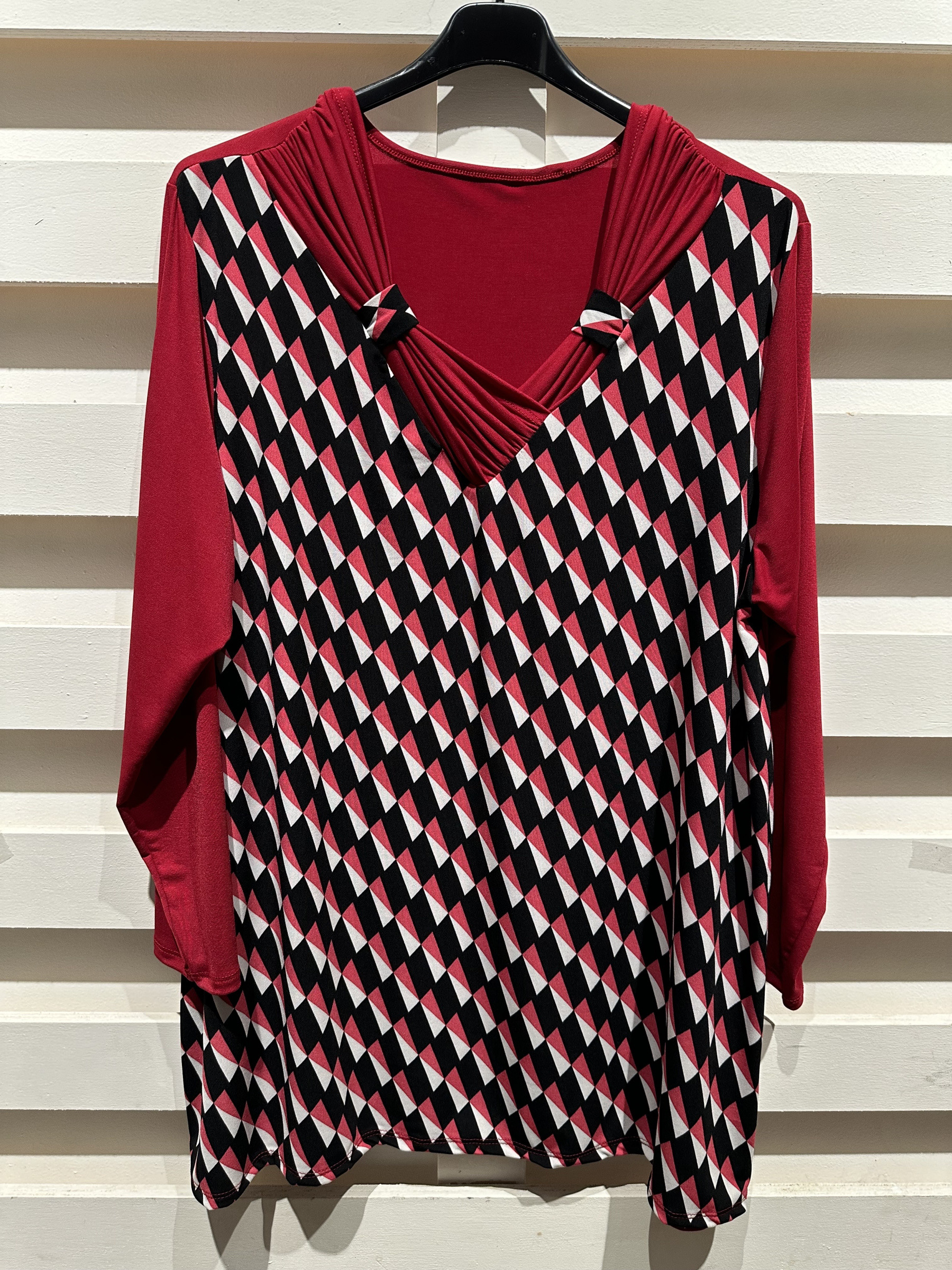 Grossiste Italian Style - Pull avec imprimé et col en V drapé